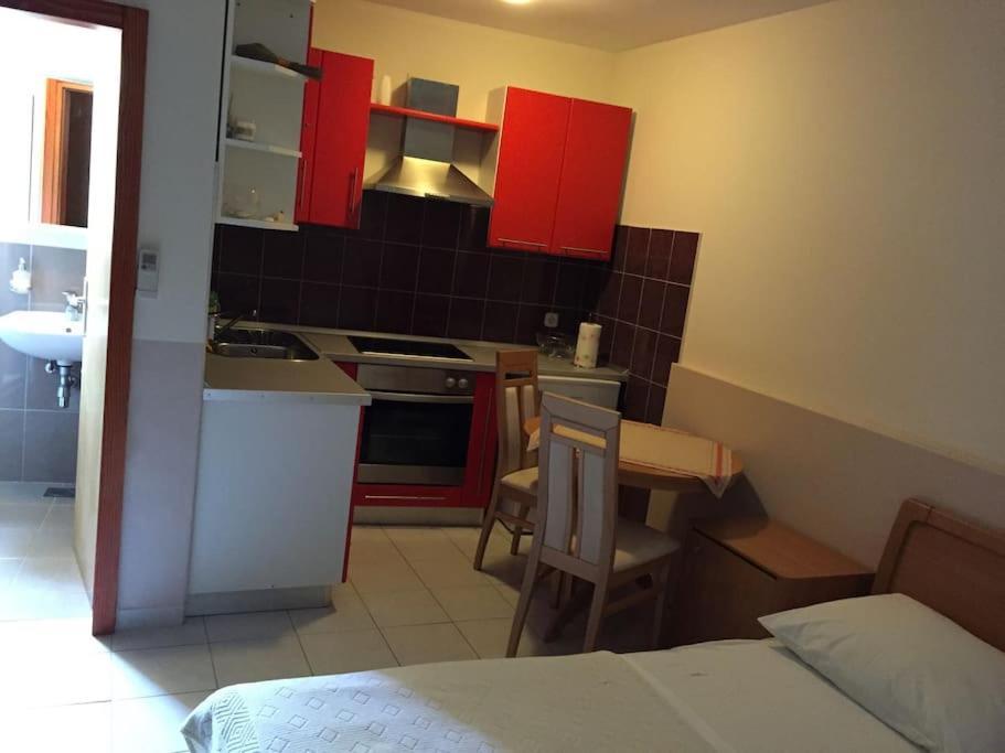 Center Of The Town Studio Apartament